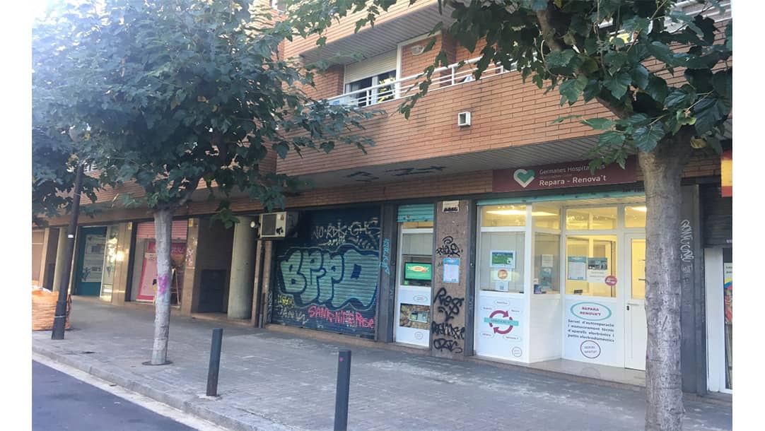 Local en venta o alquiler en Hospitalet de Llobregat, Calle Ramón y Cajal 31