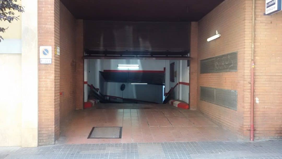 Pàrquing en Carrer Bóbila 15 (Barcelona)
