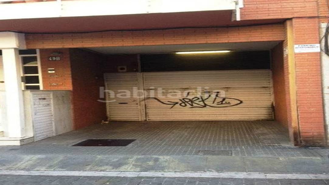 Parking en venta o alquiler en Cornellà Centro, calle Miquel de Roncalí 49