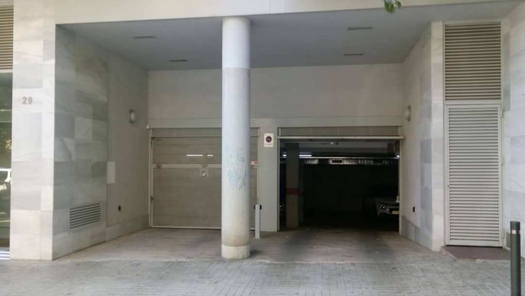 Parking en venta o alquiler en Sant Boi de Llobregat, calle Frederic Mompou 27-31 - Molí Nou